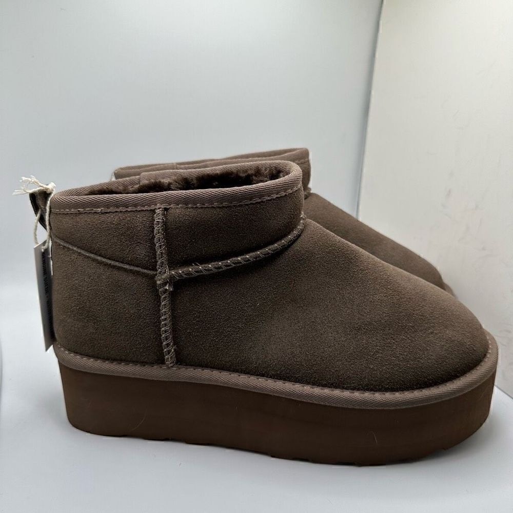 CUSHIONAIRE Women's Genuine Suede pull platform boot +Memory Foam 9.5 WIDE BROWN